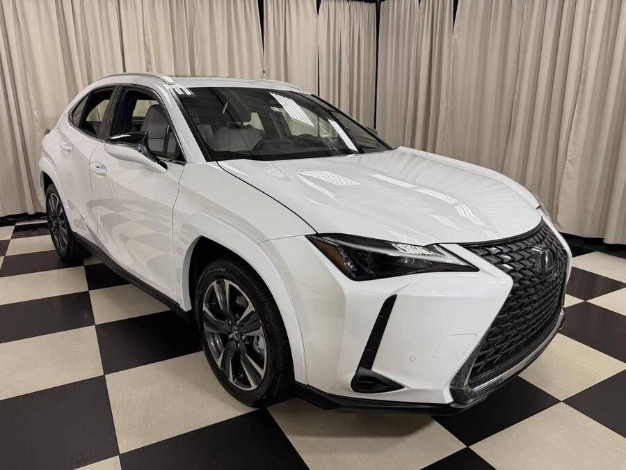 2026 LEXUS UX