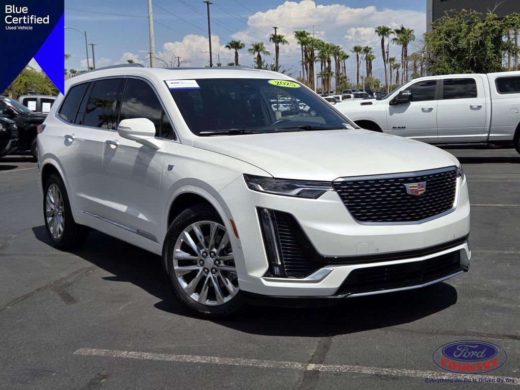 2025 CADILLAC XT6