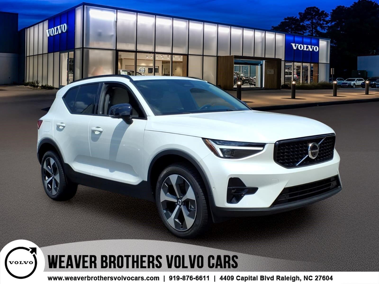 2026 VOLVO XC40