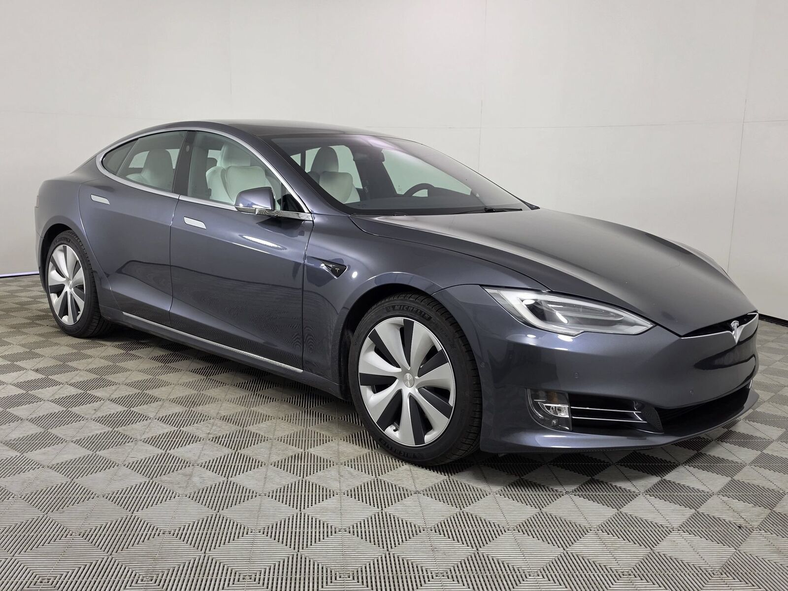 2020 TESLA Model S