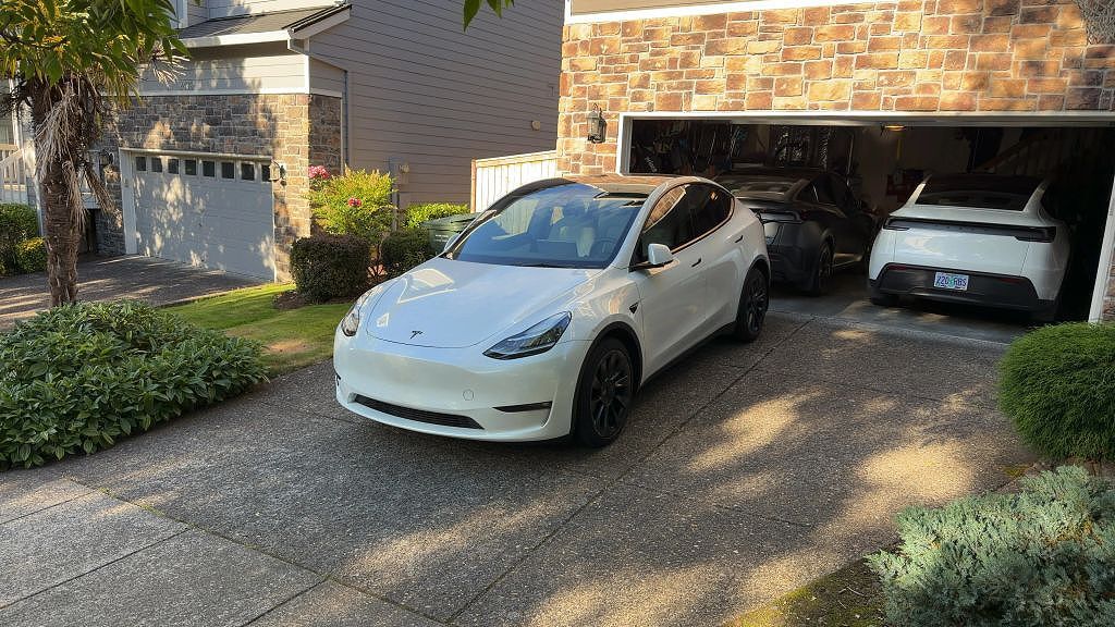 2021 TESLA Model Y