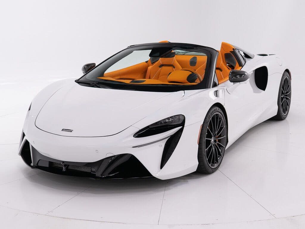 2025 MCLAREN ARTURA