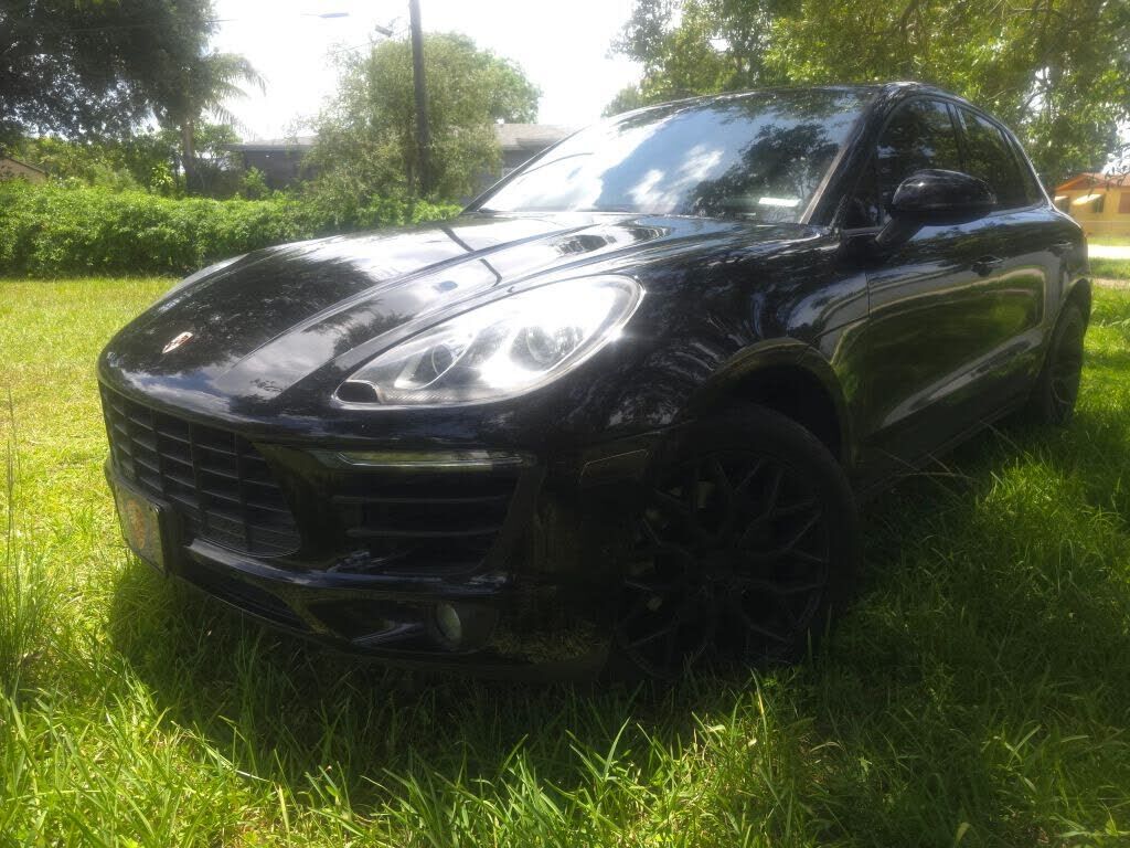 2018 PORSCHE Macan