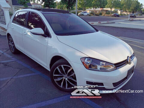 2017 VOLKSWAGEN Golf