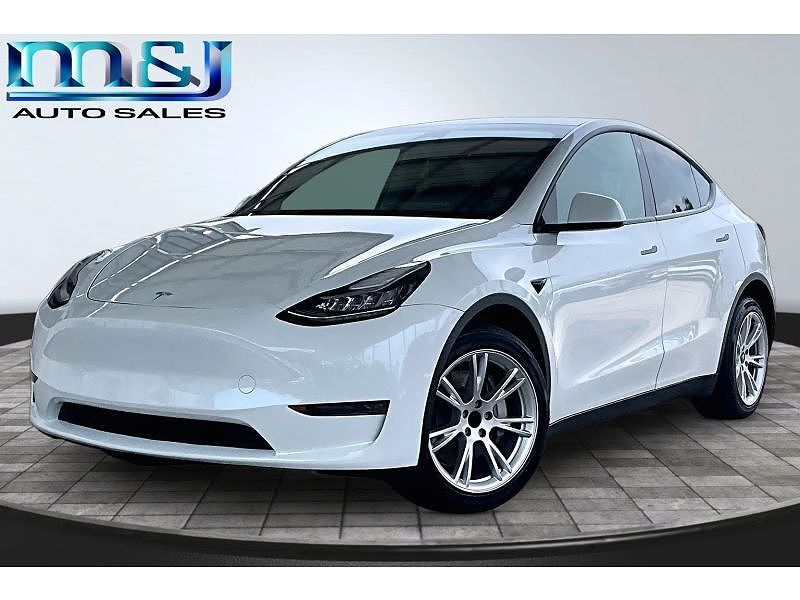 2023 TESLA Model Y