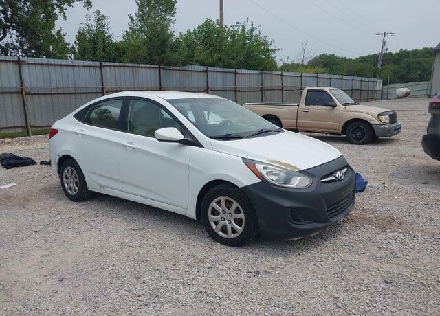 2013 HYUNDAI Accent