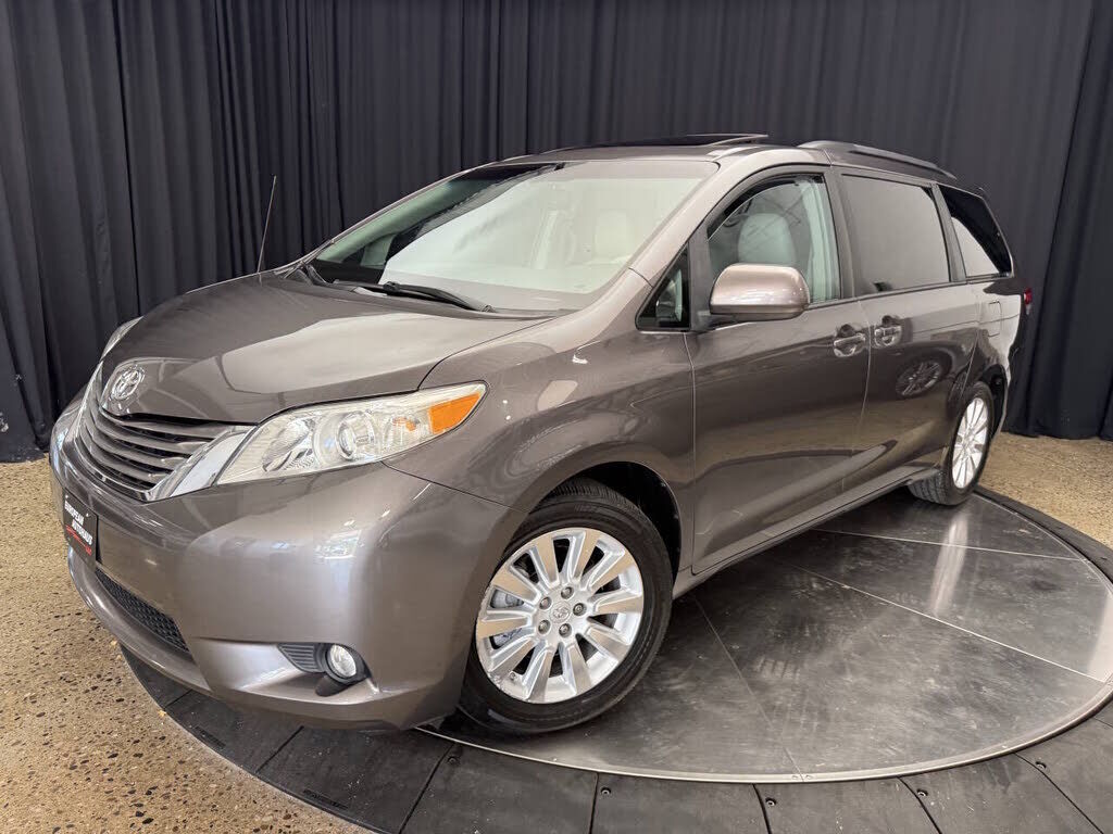 2014 TOYOTA Sienna