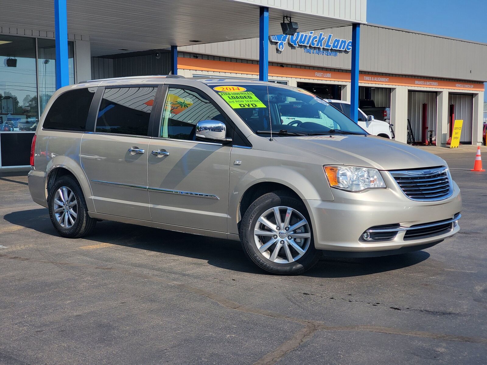 2014 CHRYSLER Town and Country