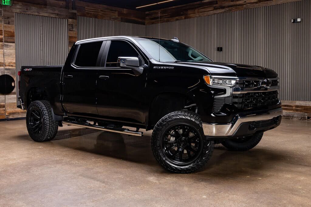 2024 CHEVROLET Silverado