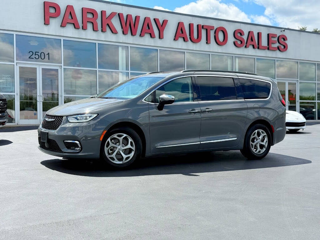 2023 CHRYSLER Pacifica