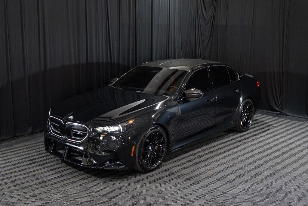 2025 BMW M5