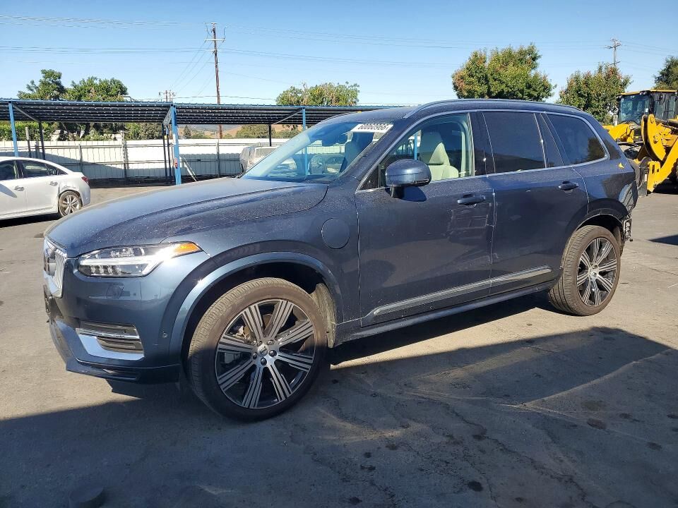 2025 VOLVO XC90