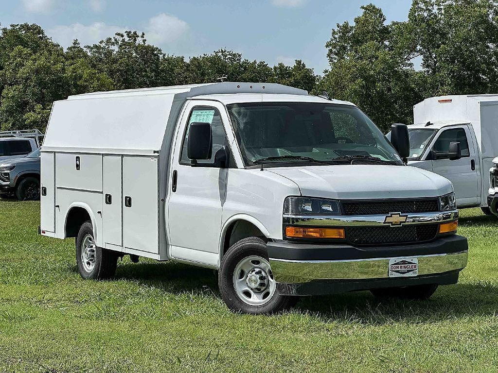 2026 CHEVROLET Express