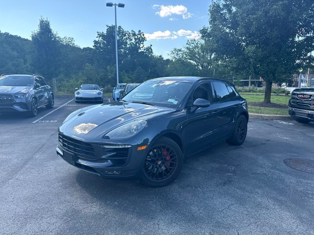 2017 PORSCHE Macan