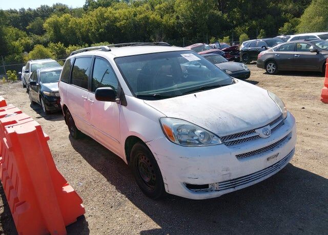 2004 TOYOTA Sienna