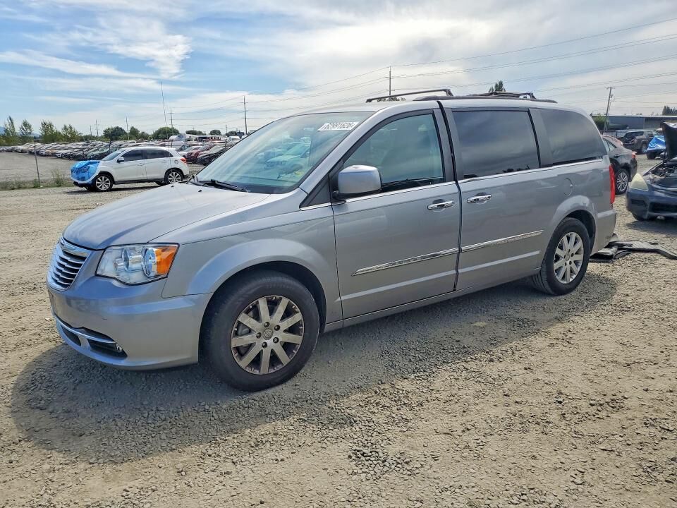 2015 CHRYSLER Town and Country