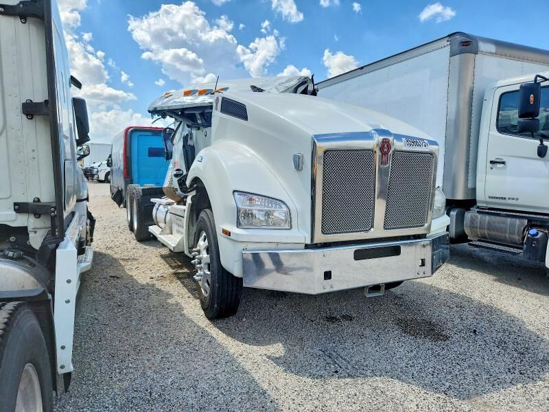 2020 KENWORTH T880