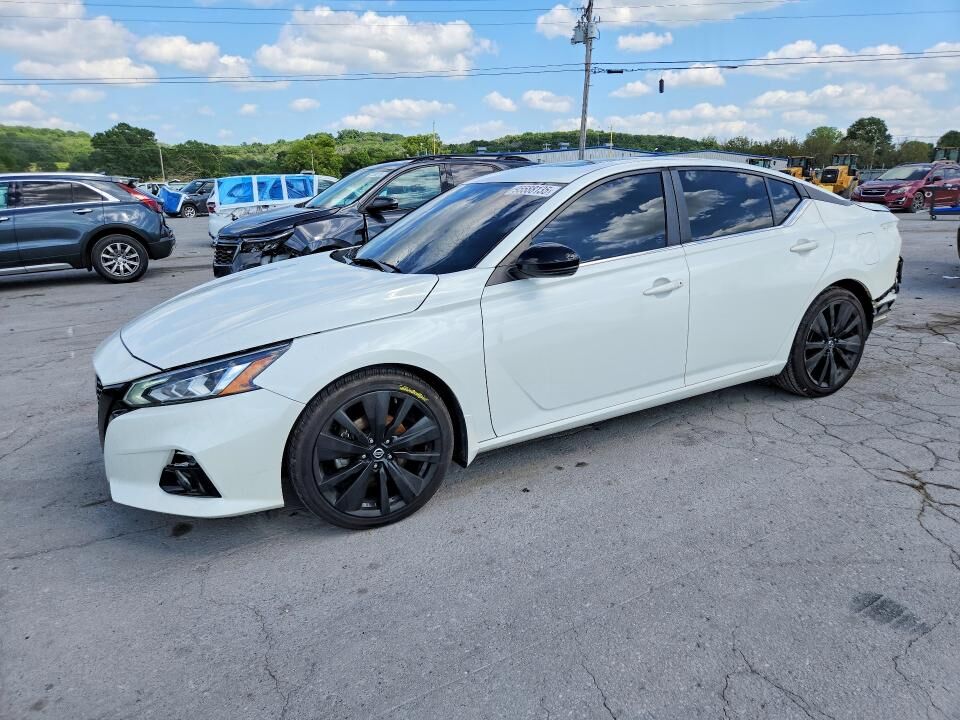 2022 NISSAN Altima