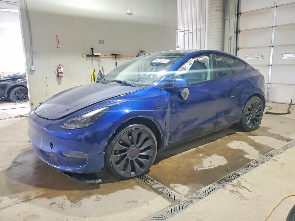 2022 TESLA Model Y