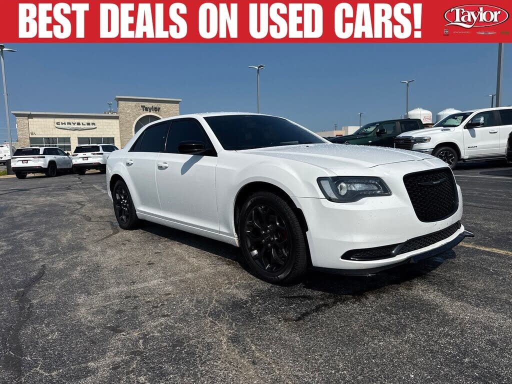 2019 CHRYSLER 300