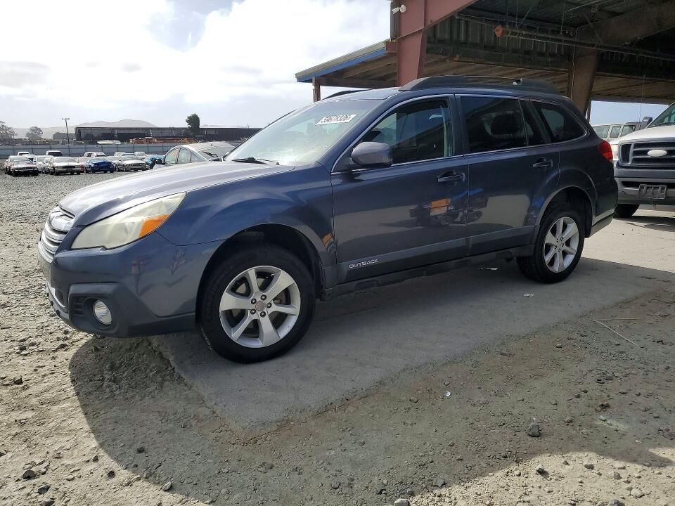 2014 SUBARU Outback