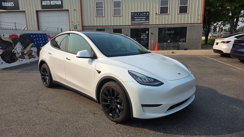 2022 TESLA Model Y