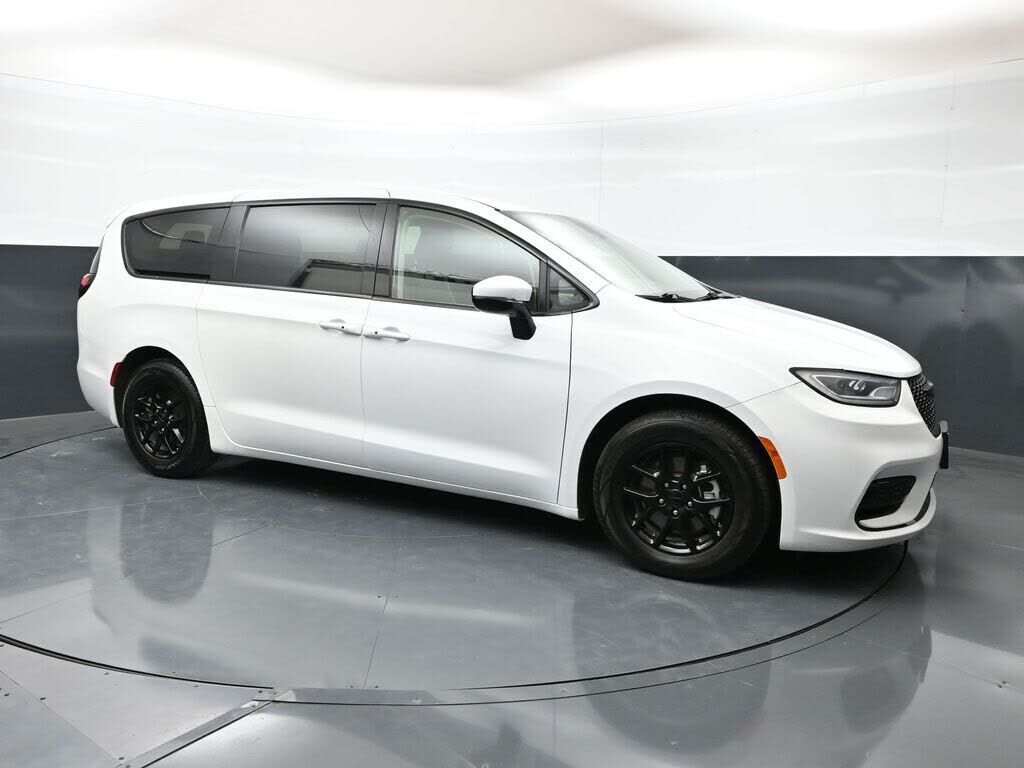 2023 CHRYSLER Pacifica