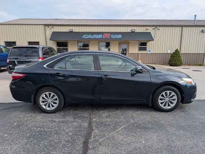 2017 TOYOTA Camry