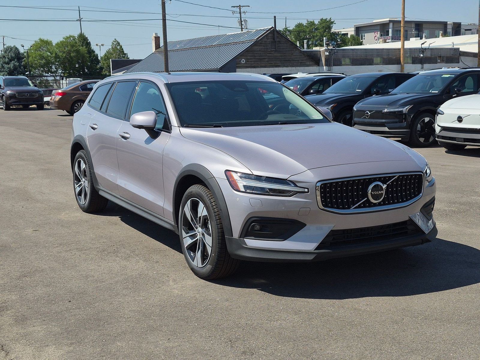 2026 VOLVO V60CC