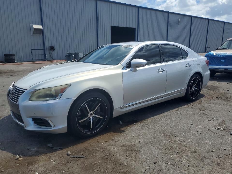 2013 LEXUS LS
