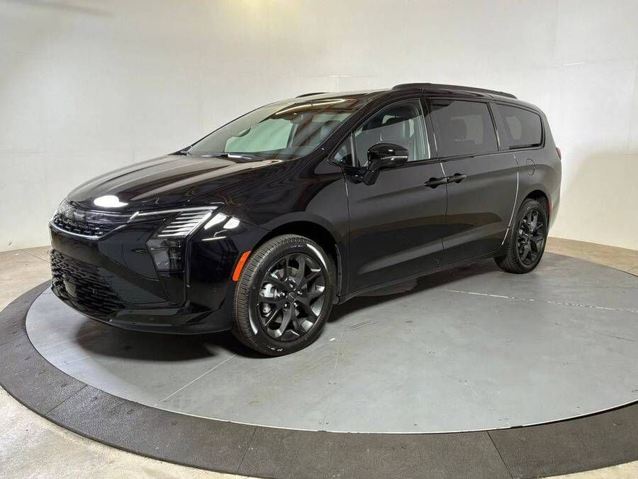 2027 CHRYSLER Pacifica
