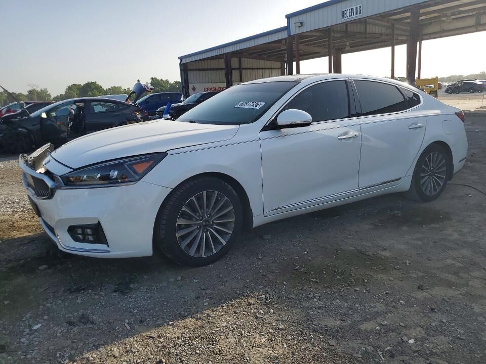 2017 KIA Cadenza