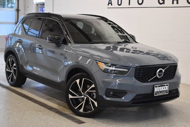 2021 VOLVO XC40