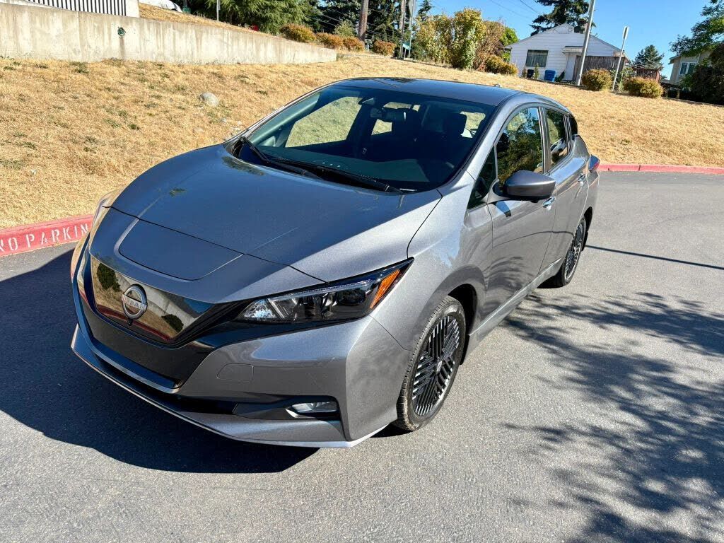 2024 NISSAN Leaf