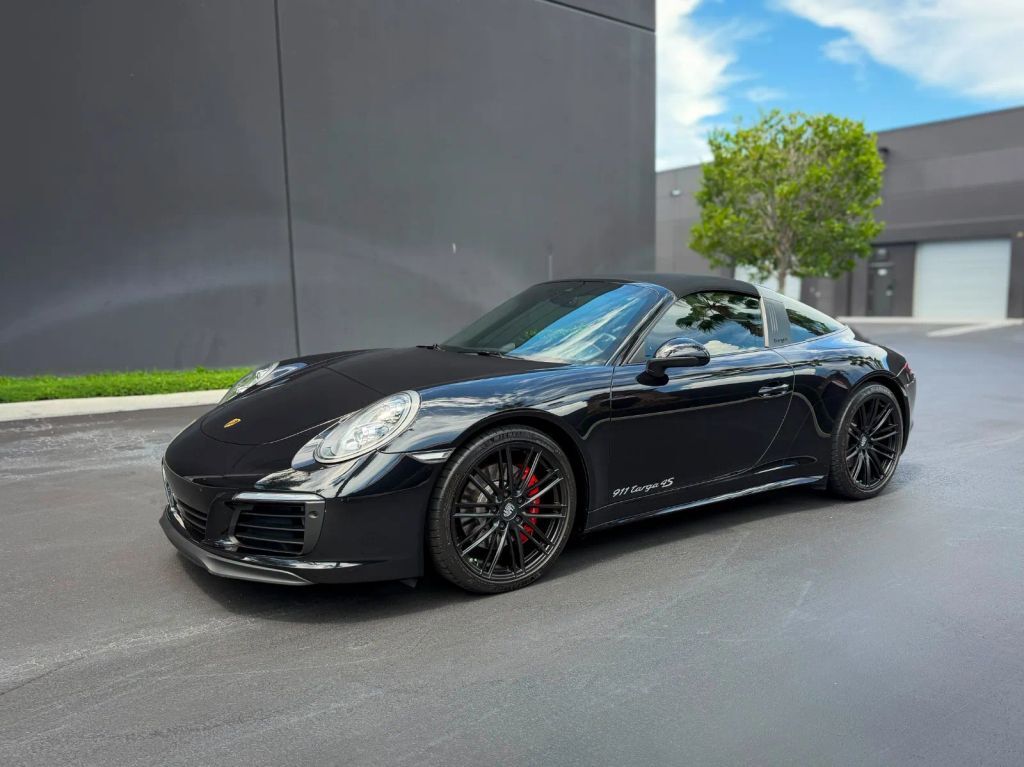 2019 PORSCHE 911