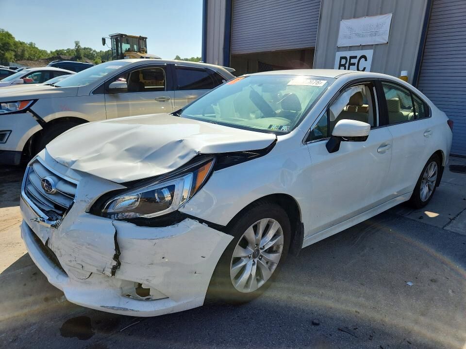 2017 SUBARU Legacy