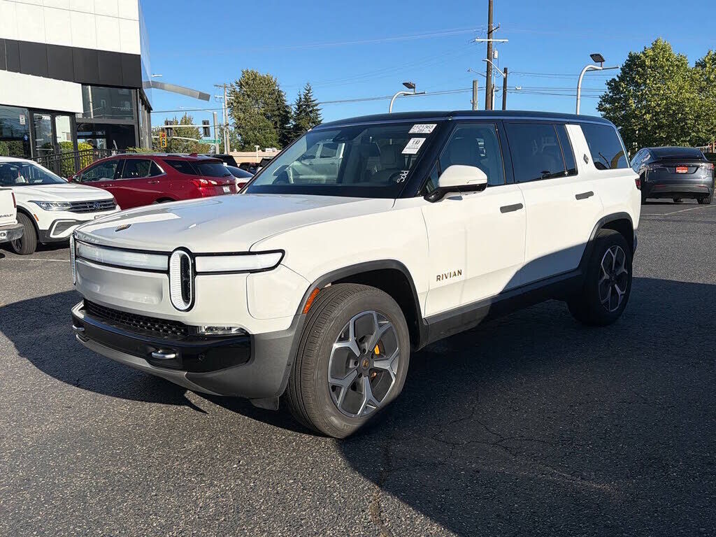 2024 RIVIAN R1S