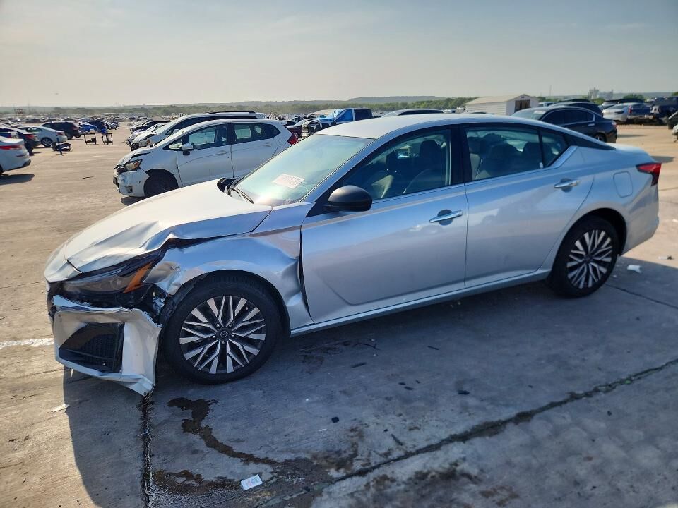 2024 NISSAN Altima