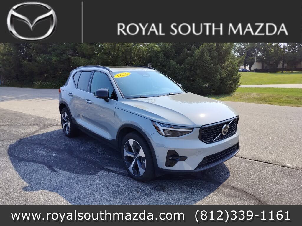 2026 VOLVO XC40