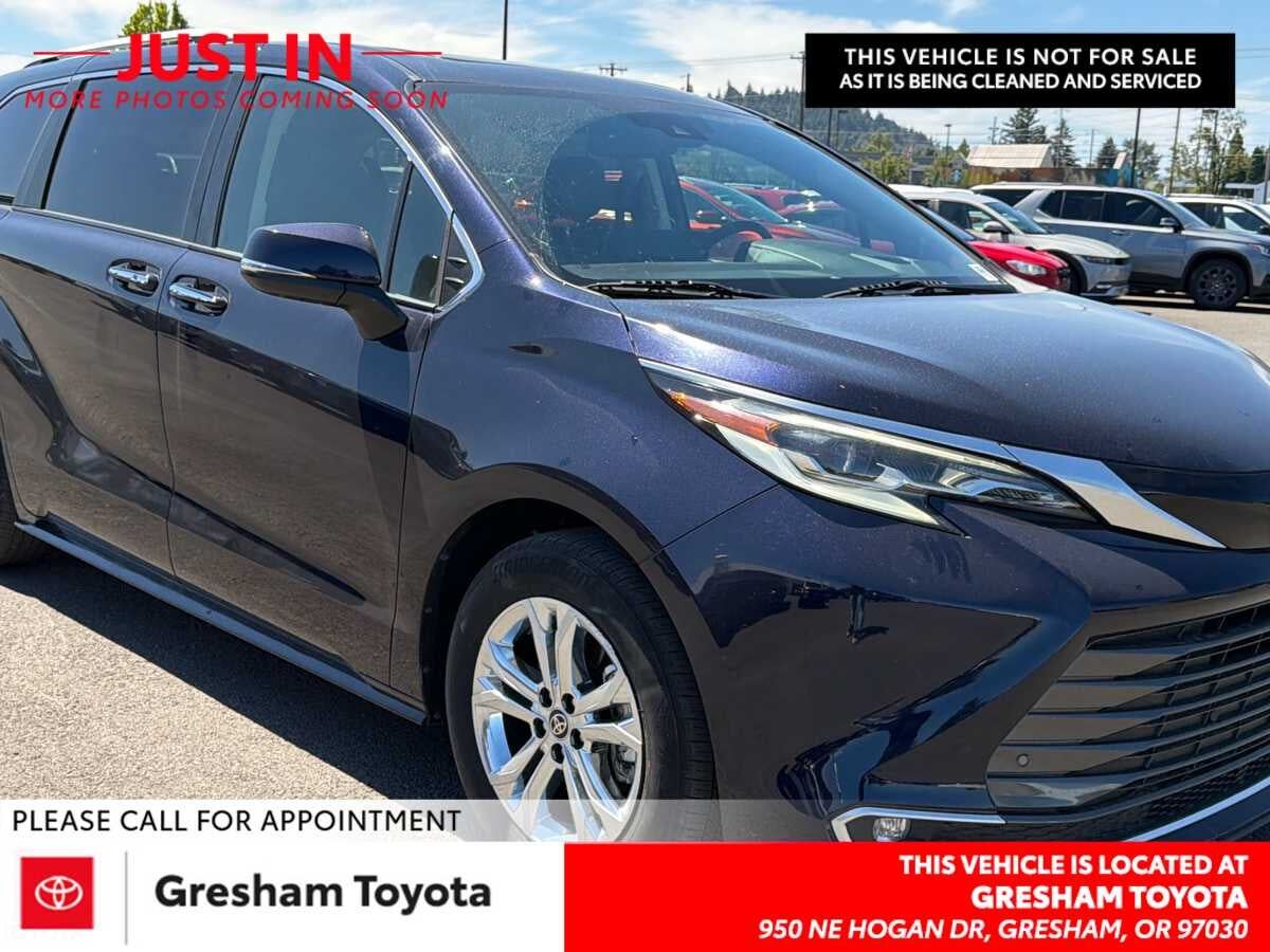 2023 TOYOTA Sienna