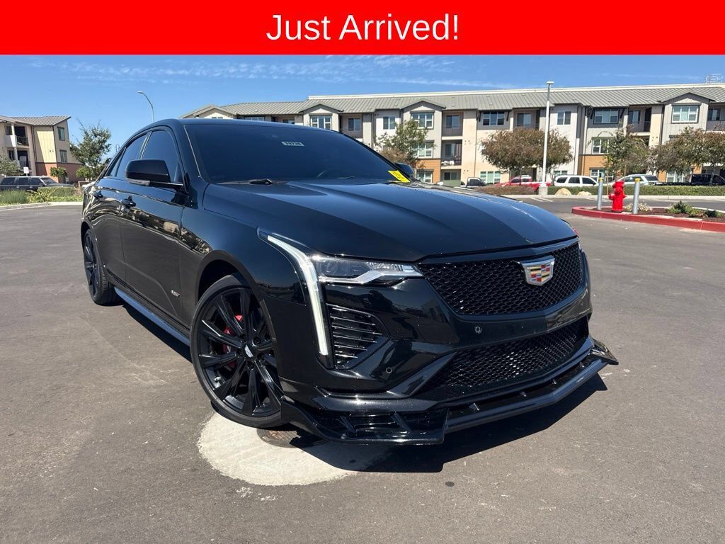 2023 CADILLAC CT4
