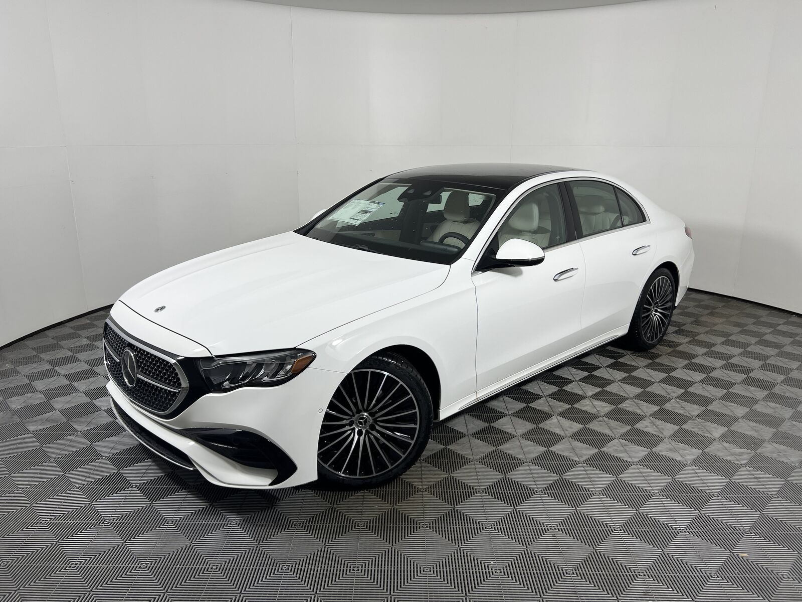 2026 MERCEDES-BENZ E-Class