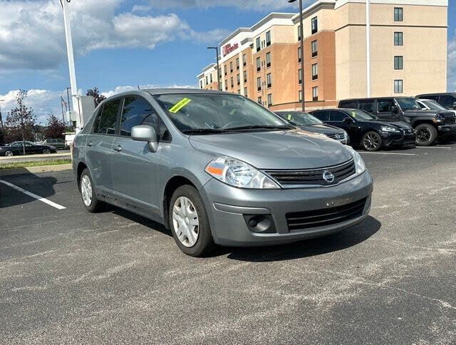 2011 NISSAN Versa