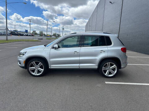 2016 VOLKSWAGEN Tiguan