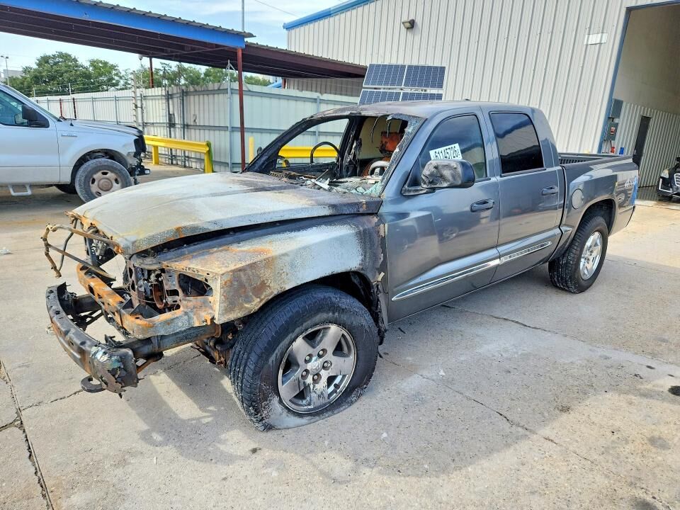 2005 DODGE Dakota