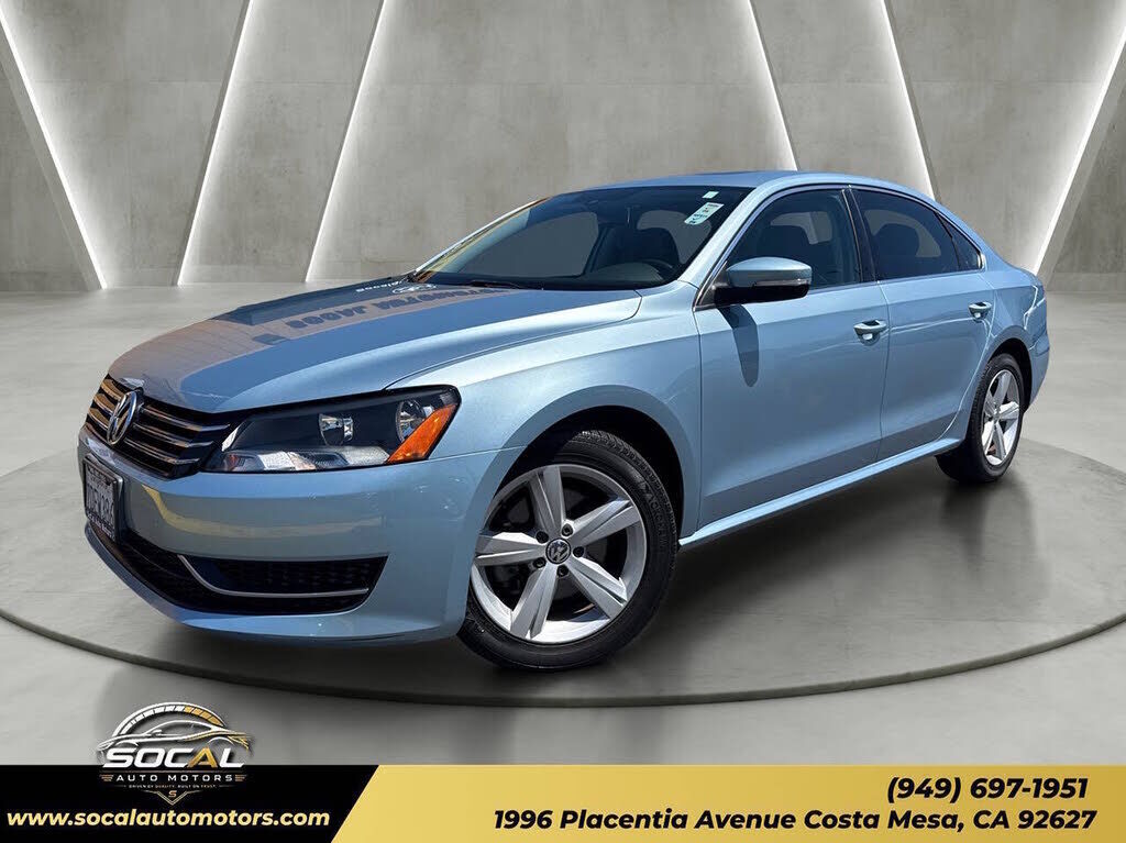 2013 VOLKSWAGEN Passat