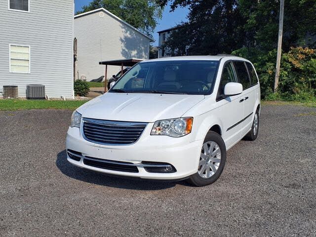 2016 CHRYSLER Town and Country