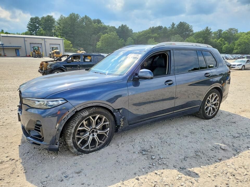 2021 BMW X7