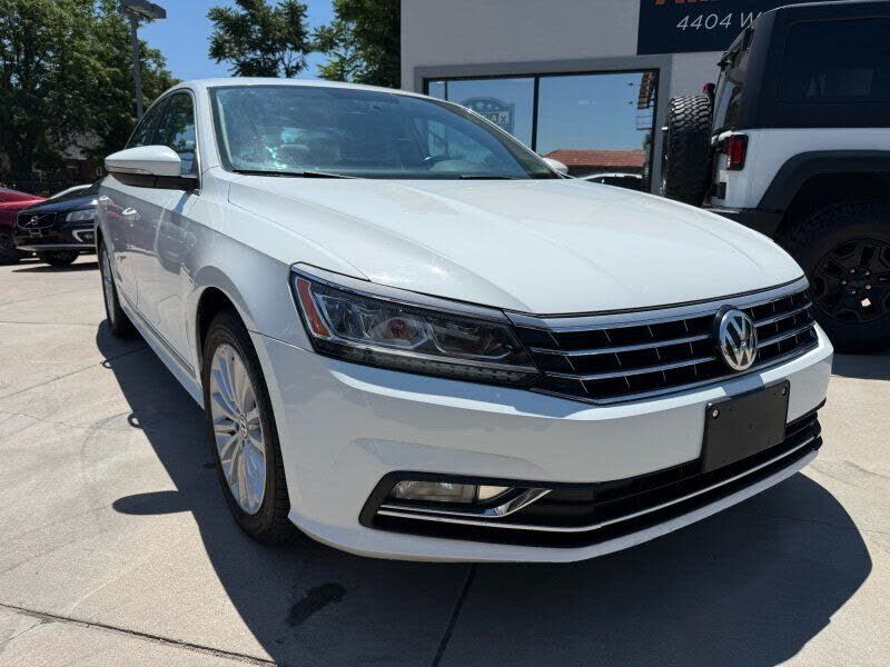 2016 VOLKSWAGEN Passat
