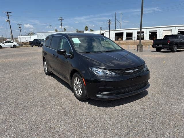 2023 CHRYSLER Voyager